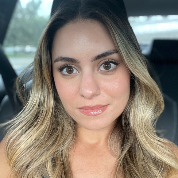 Meet your Posher, Gabriela - Picture 2 of 2